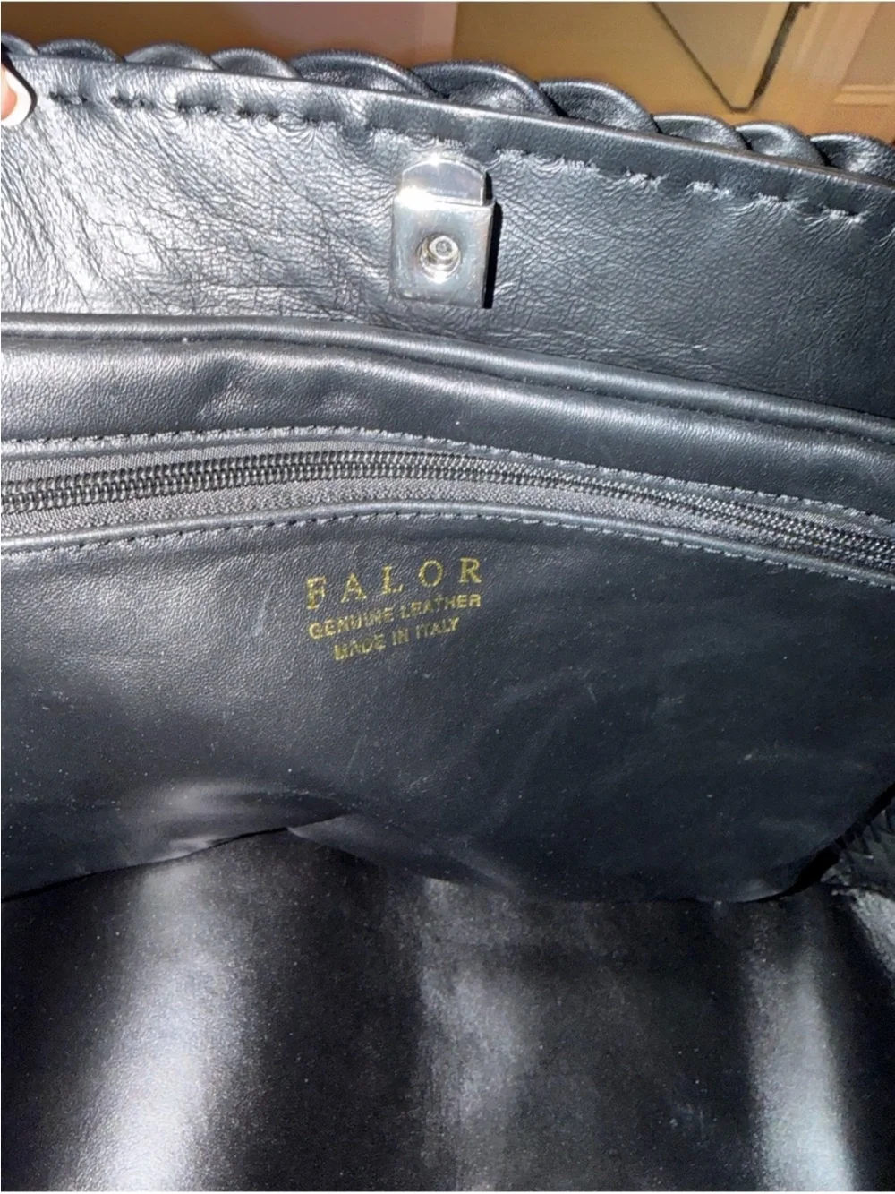 New with tags Falor Italian Leather Tote! - Picture 3 of 8